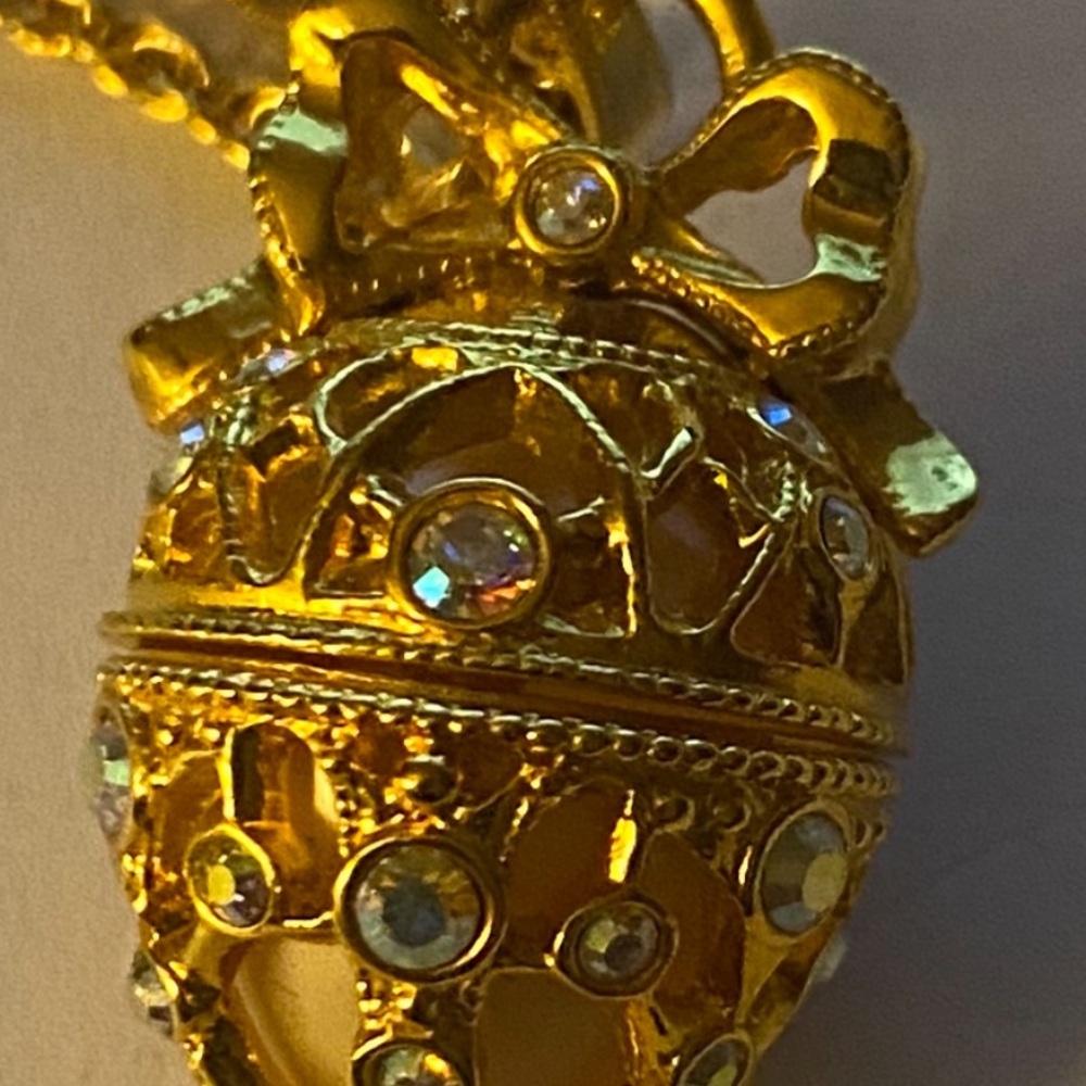 Signed Joan Rivers Faberge’ Inspired Egg Pendant Necklace (26”+ 3” extender)